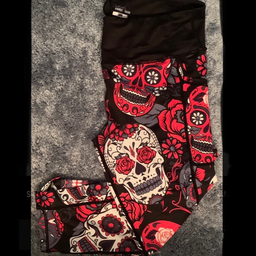 CVG Skulls & Roses 🌹 Leggings